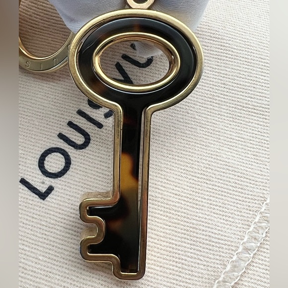 LOUIS VUITTON Porte Cles Confidence Bag Charm Key Ring Gold Metallic M65088 - Picture 5 of 17